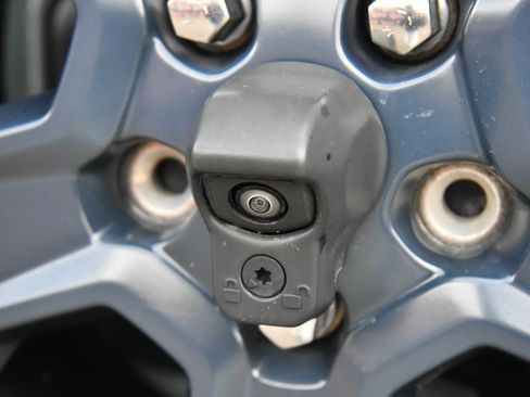 Used 2023 Jeep Wrangler Unlimited AWD/4WD image 36