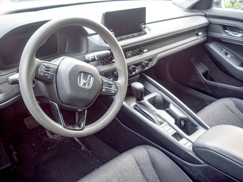 Certified 2023 Honda Accord EX image 22