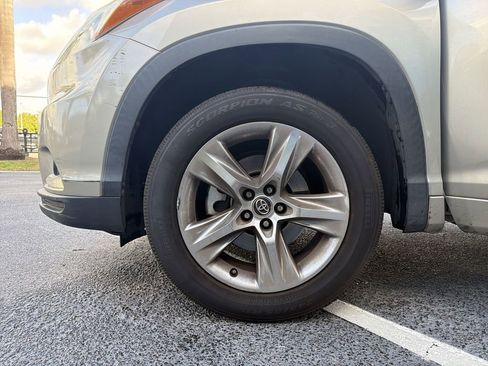 Used 2016 Toyota Highlander Limited Platinum image 27