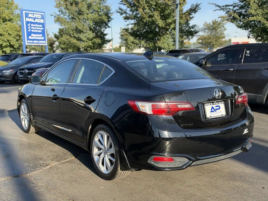 Used 2016 Acura ILX w/ Technology Plus Package FWD image 4