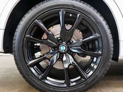 Used 2023 BMW X7 xDrive40i w/ Executive Package AWD/4WD image 14