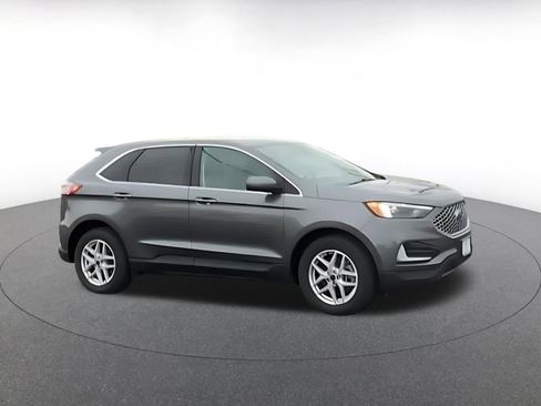Used 2024 Ford Edge SEL image 2