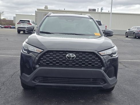 Certified 2025 Toyota Corolla Cross LE image 2