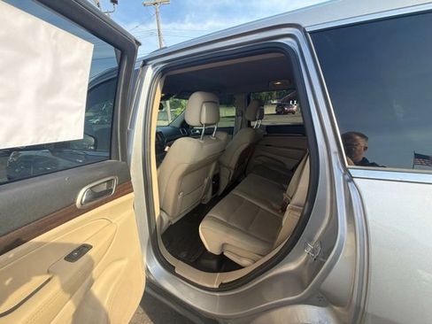 Used 2014 Jeep Grand Cherokee Laredo w/ Quick Order Package 23E AWD/4WD image 17