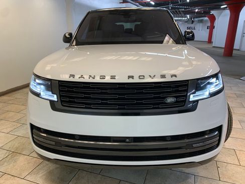 Used 2023 Land Rover Range Rover Long Wheelbase SE AWD/4WD image 2