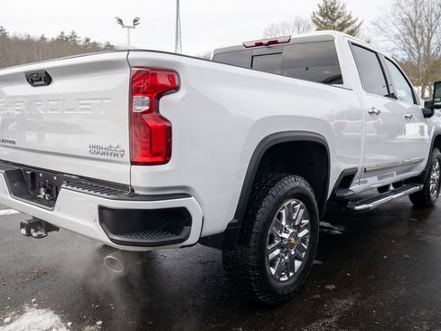 Used 2024 Chevrolet Silverado 2500 High Country image 7