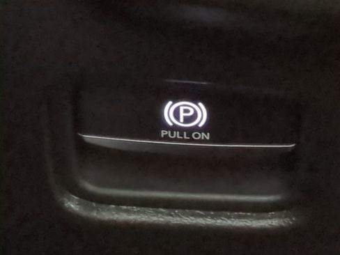 Used 2023 Jeep Grand Cherokee Limited w/ Luxury Tech Group II image 31