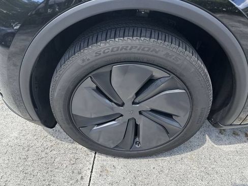 Used 2026 Tesla Model Y 2WD image 10