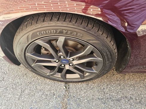 Used 2018 Ford Fusion SE w/ Equipment Group 601A FWD image 21
