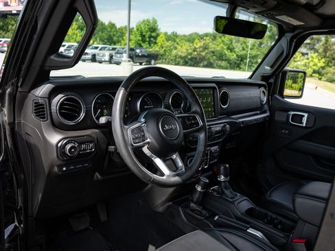 Used 2021 Jeep Wrangler Unlimited Rubicon 4xe w/ Cold Weather Group AWD/4WD image 13