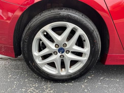 Used 2014 Ford Fusion SE FWD image 19