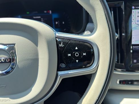 Certified 2025 Volvo V90 B6 Cross Country Plus AWD/4WD image 19