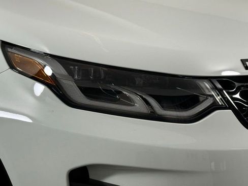 New 2025 Land Rover Discovery Sport Dynamic SE image 16