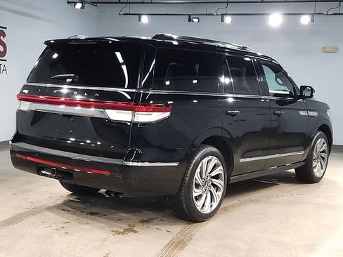 Used 2024 Lincoln Navigator Reserve image 7