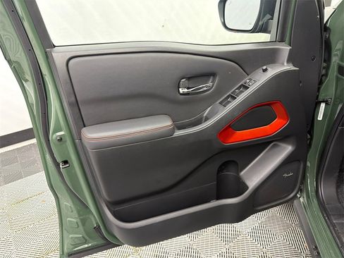 Used 2023 Nissan Frontier PRO-4X w/ Pro-4X Premium Package image 11