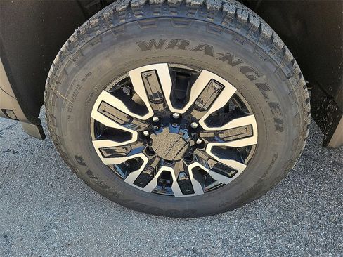 New 2026 GMC Sierra 2500 Denali Ultimate image 10