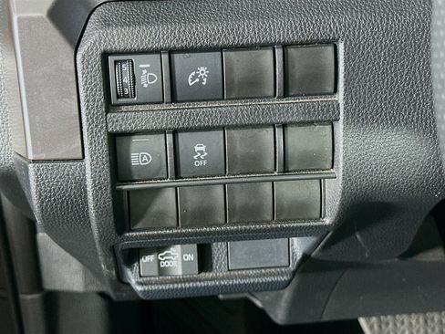 Used 2025 Toyota Tacoma TRD Off-Road image 17