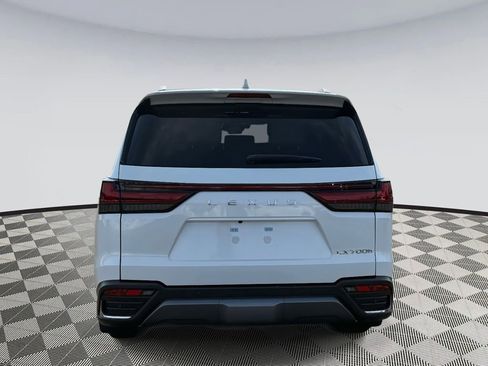 Used 2026 Lexus LX 700h Luxury image 3