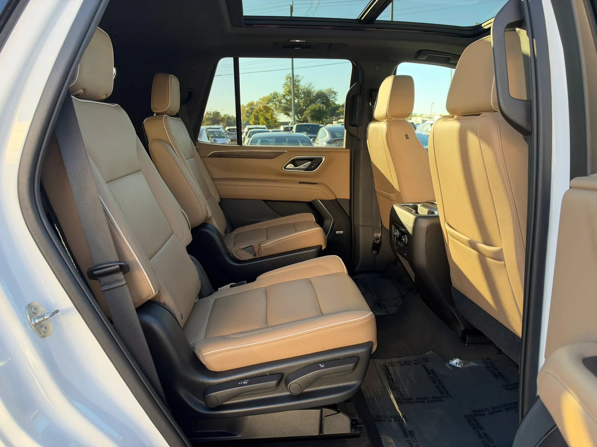 Used 2021 Chevrolet Tahoe Premier AWD/4WD image 13