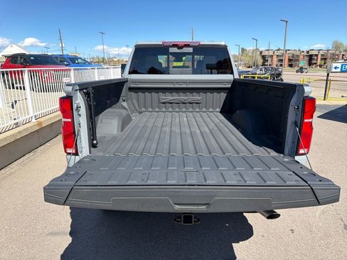 Used 2025 Chevrolet Silverado 2500 ZR2 w/ Technology Package image 22