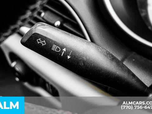 Used 2019 Chrysler Pacifica Touring-L image 35