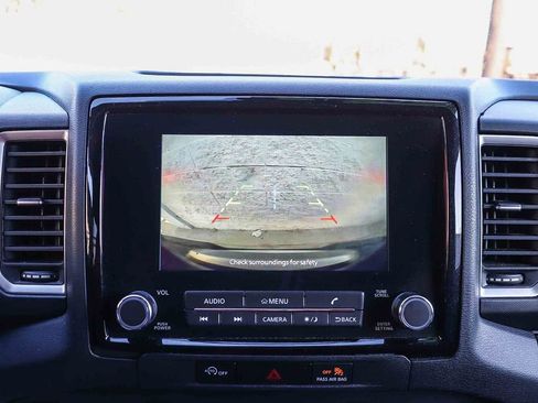 Used 2023 Nissan Frontier SV image 25