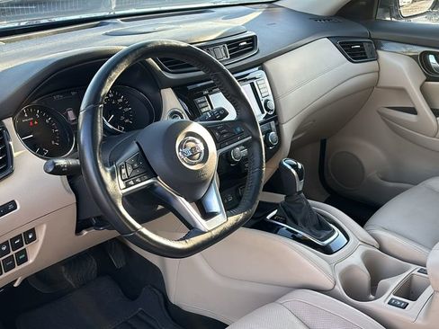 Used 2018 Nissan Rogue SL w/ Premium Package image 23