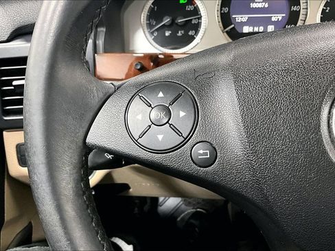 Used 2011 Mercedes-Benz GLK 350 2WD image 23