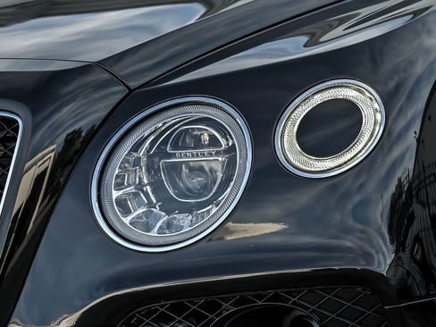 Used 2020 Bentley Bentayga AWD/4WD image 7