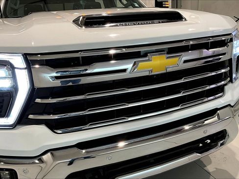 Used 2024 Chevrolet Silverado 3500 LTZ w/ LTZ Plus Package image 34