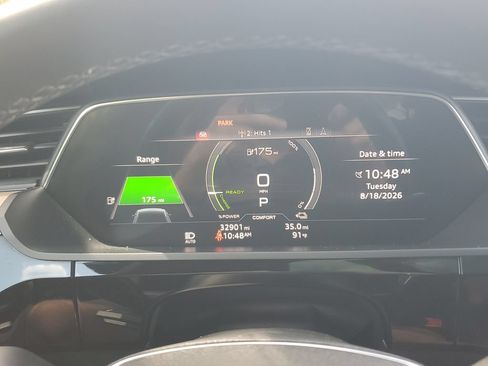 Certified 2024 Audi Q8 e-tron Premium Plus w/ Premium Plus Package AWD/4WD image 26