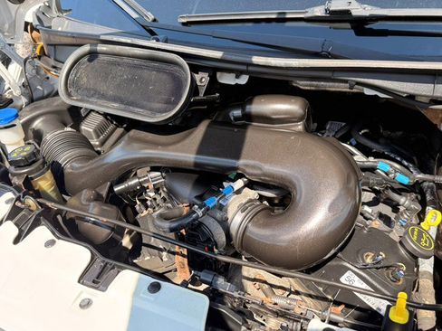 Used 2019 Ford Transit 250 148 Low Roof RWD image 16