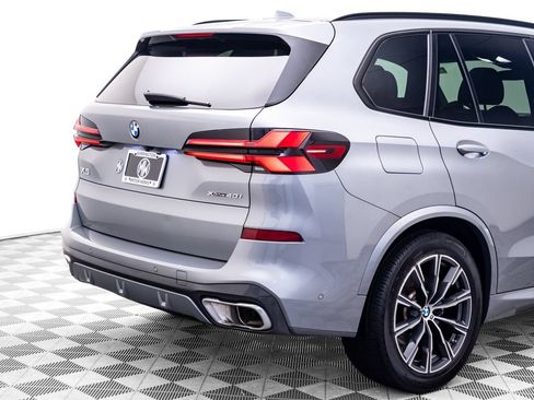 Used 2024 BMW X5 xDrive40i w/ M Sport Package AWD/4WD image 34