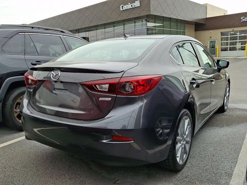 Used 2017 MAZDA MAZDA3 Touring w/ Popular Equipment Package image 4