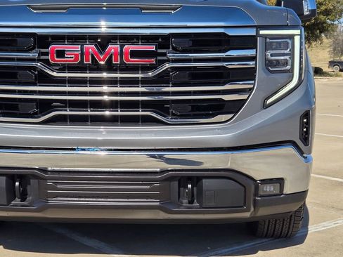 Used 2026 GMC Sierra 1500 SLT image 6