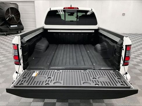 New 2025 Nissan Frontier PRO-4X w/ Pro Convenience Package image 16