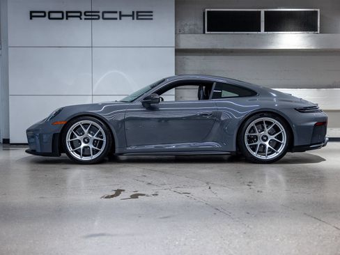 Certified 2025 Porsche 911 GT3 RWD image 2
