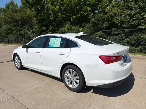 Used 2024 Chevrolet Malibu LT FWD image 3