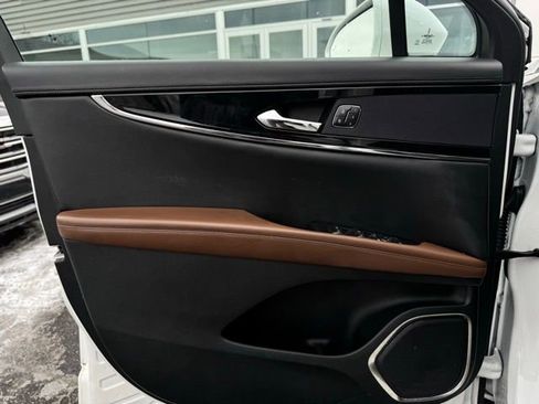 Certified 2023 Lincoln Nautilus Reserve image 13