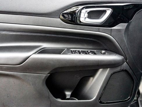 New 2026 Jeep Compass Latitude image 7