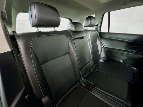 Used 2021 Volkswagen Tiguan SE image 25