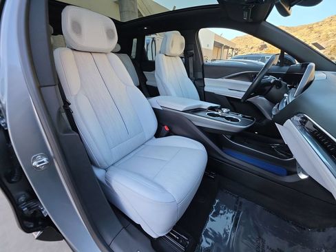 Used 2024 Cadillac Lyriq Luxury AWD/4WD image 29