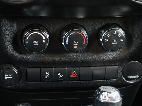 Used 2015 Jeep Wrangler Sport w/ Quick Order Package 24S image 27