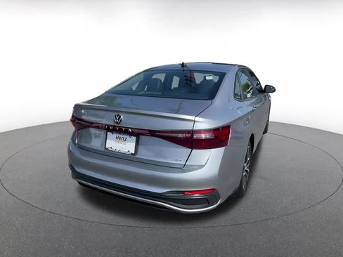 Used 2025 Volkswagen Jetta SE image 14