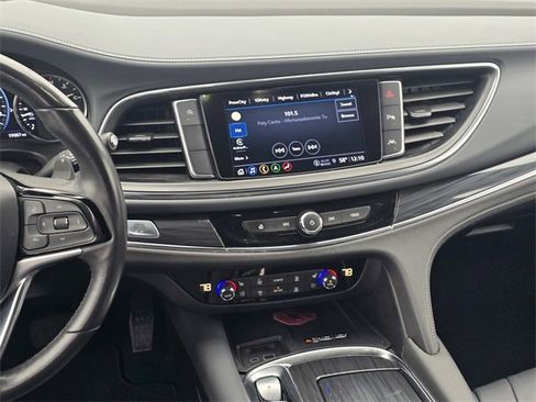 Used 2023 Buick Enclave Premium image 17