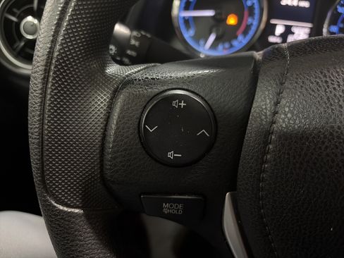 Used 2019 Toyota Corolla LE FWD image 15