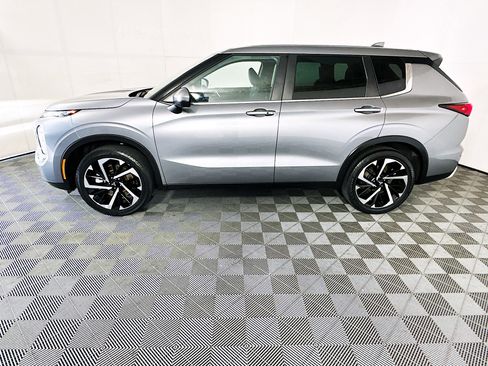 Used 2023 Mitsubishi Outlander SE AWD/4WD image 6