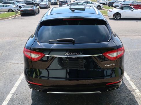 Used 2017 Maserati Levante w/ Luxury Package image 9