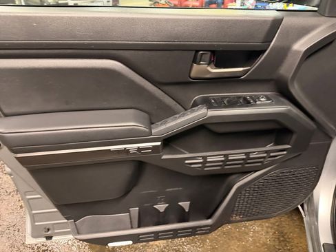 Used 2025 Toyota Tacoma TRD Sport w/ TRD Sport Upgrade Package image 36