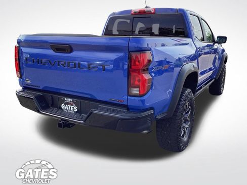 Used 2025 Chevrolet Colorado ZR2 w/ Technology Package AWD/4WD image 12